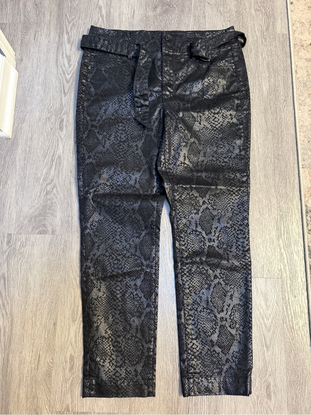 NWOT White House Black Market Snake Print Slim Ankle Pants High Rise Belt Sz 12